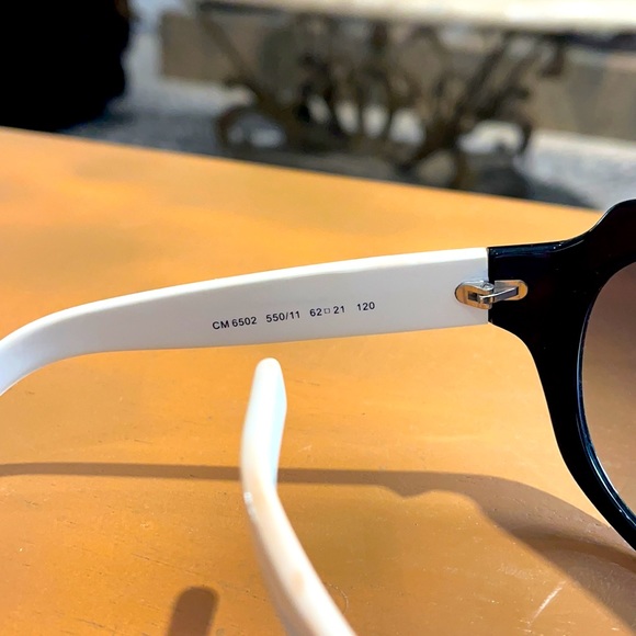 Club Monaco - Picture 3 of 7